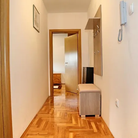 Toni Διαμέρισμα Τρέμπινιε